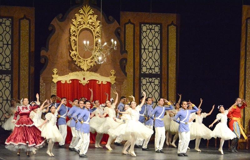 FUNCIONES GRATUITAS DE ´BAILE DE GRADUADOS´