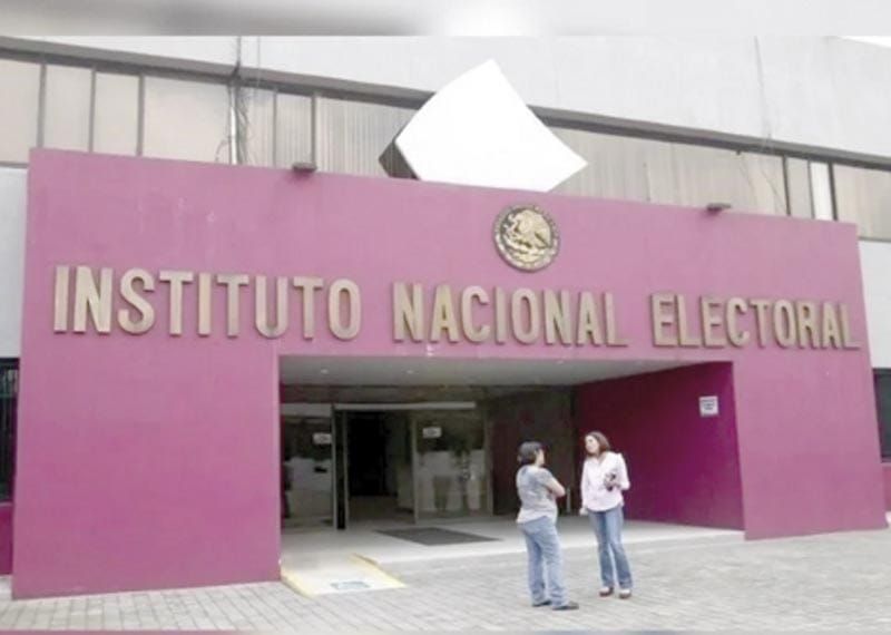 ¡OCULTA INE SALARIOS Y PRESTACIONES DE FUNCIONARIOS!