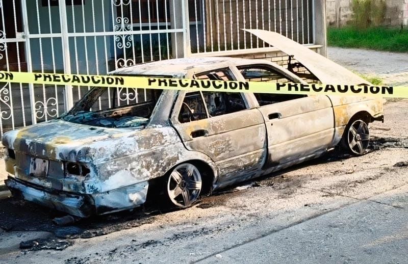 ¡TAXI CARBONIZADO!