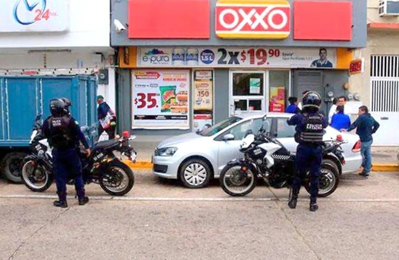 ¡ASALTAN CINCO TIENDAS OXXOS EN UNAS HORAS!