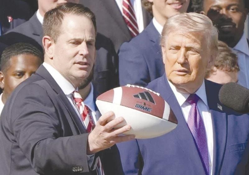 ¡RECIBE TRUMP A LOS INDIANA HOOSIERS EN LA CASA BLANCA!