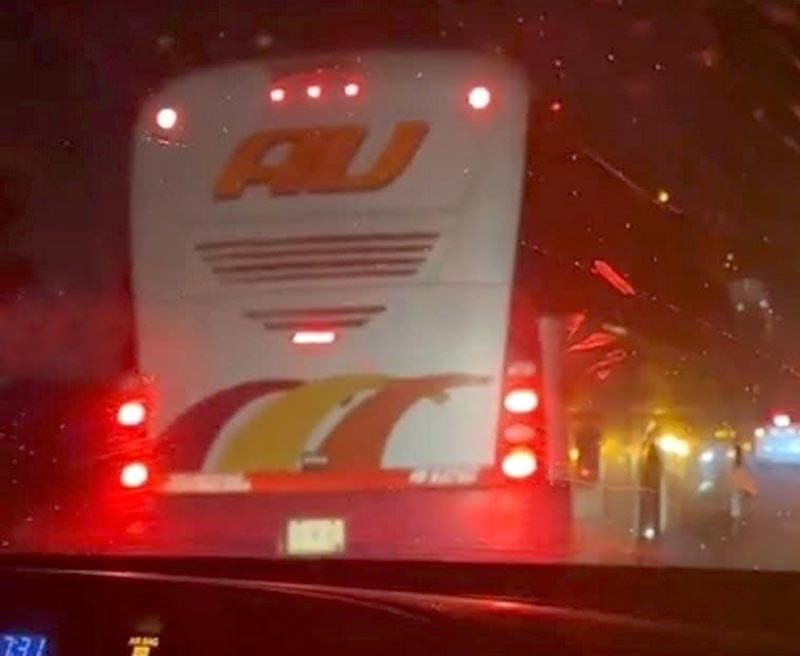 ¡BALEAN AUTOBUS AU! - BANDIDOS TAMBIEN RAFAGUEARON UN AUTOMOVIL EN LA CUMBRES DE ACULTZINGO