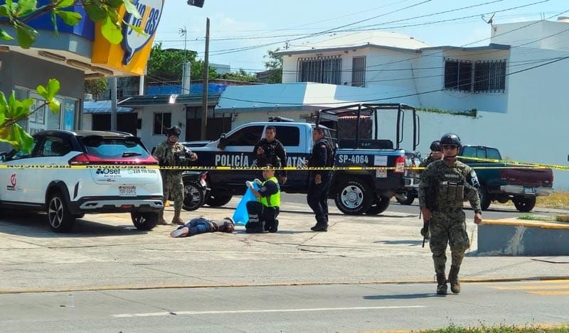 ¡LO MATARON A BALAZOS! - AFUERA DE UN YEPAS EN LA AVENIDA JUAN PABLO SEGUNDO EN BOCA DEL RÍO