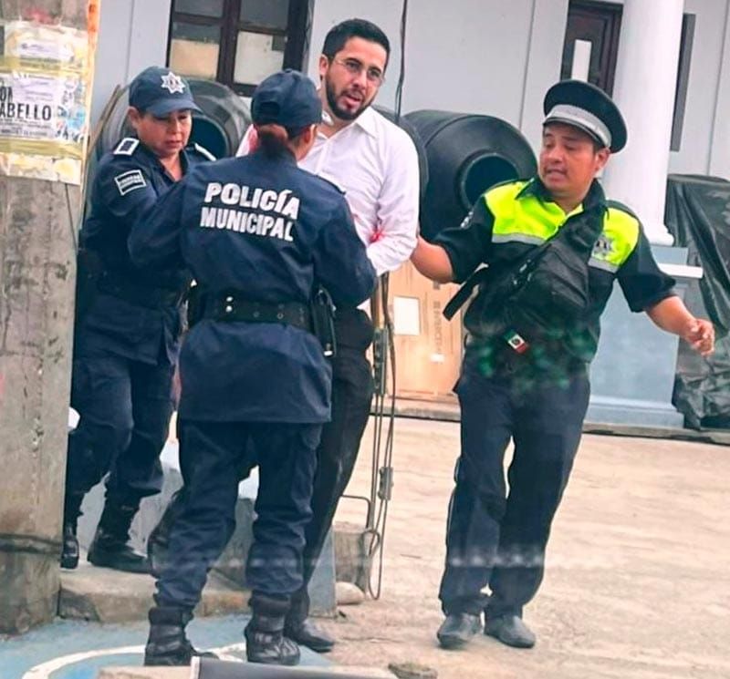 ¡BALEAN A EXCANDIDATO A LA ALCALDÍA DE CHICONTEPEC!