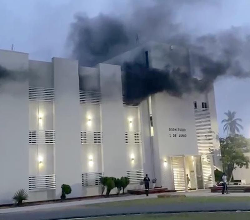 ¡INCENDIO EN LA ESCUELA NÁUTICA FERNANDO SILICEO!