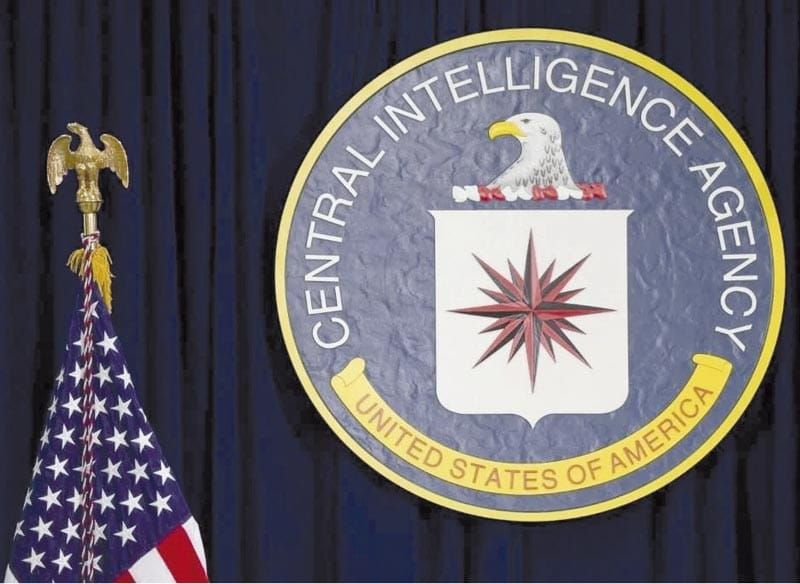 ¡DETIENEN A UN EX ALTO CARGO DE LA CIA CON 40 MDD EN ORO!
