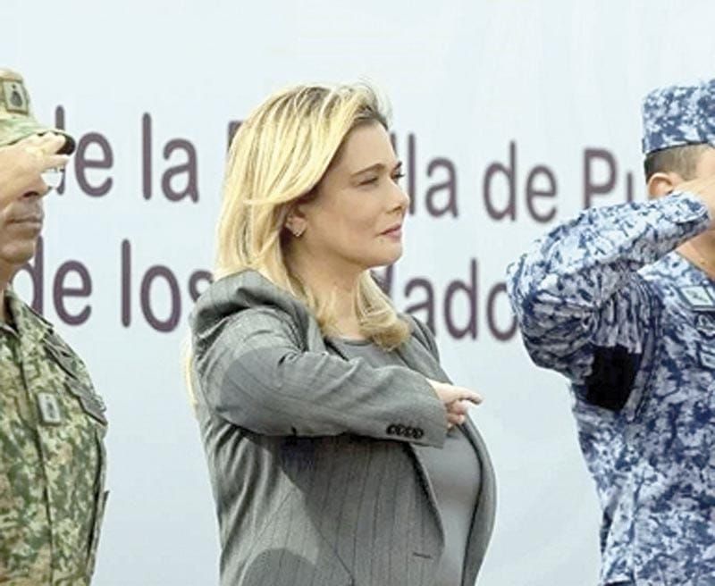 ¡CUESTIONA MARU DEFENSA A ROCHA
