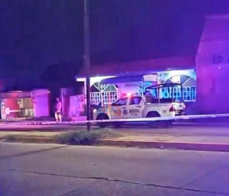 ¡ATAQUE ARMADO EN BAR DE COATZA DEJA UN HOMBRE MUERTO Y OTRO HERIDO!