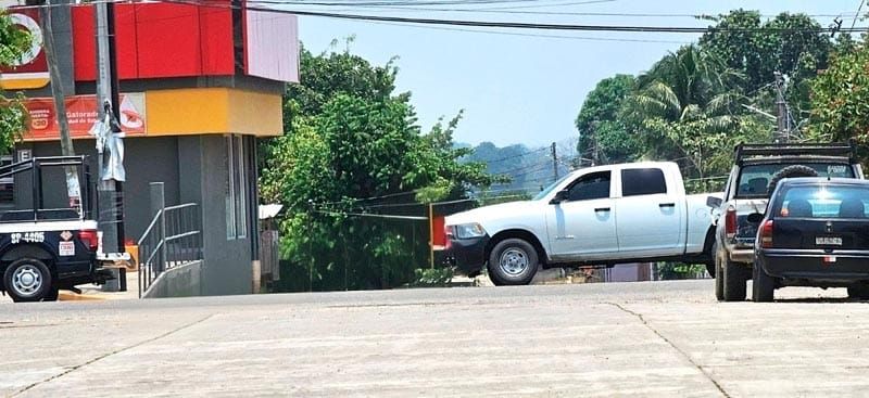 ¡EMBOSCAN A POLICÍAS DE LA SSP EN COSAMALOAPAN!