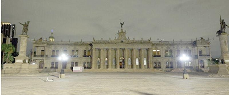 ¡GASTARÁN $4 MILLONES PARA ILUMINAR PALACIO DE GOBIERNO!