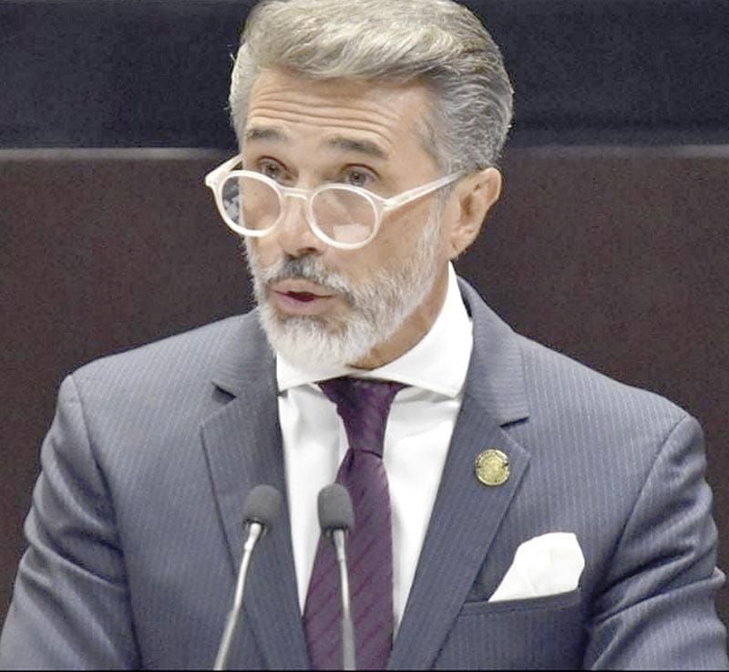 ¡ORDENAN DAR DE BAJA A MAYER EN MORENA!