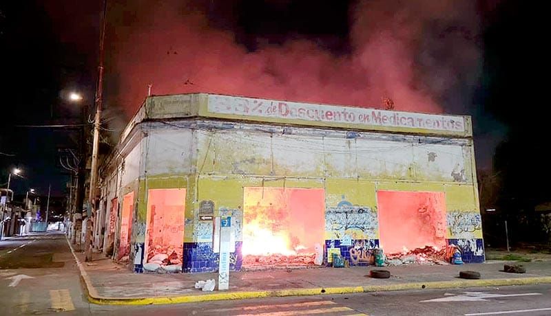 ¡ARDE BASURA EN LAS RUINAS DE LAS TORRES!