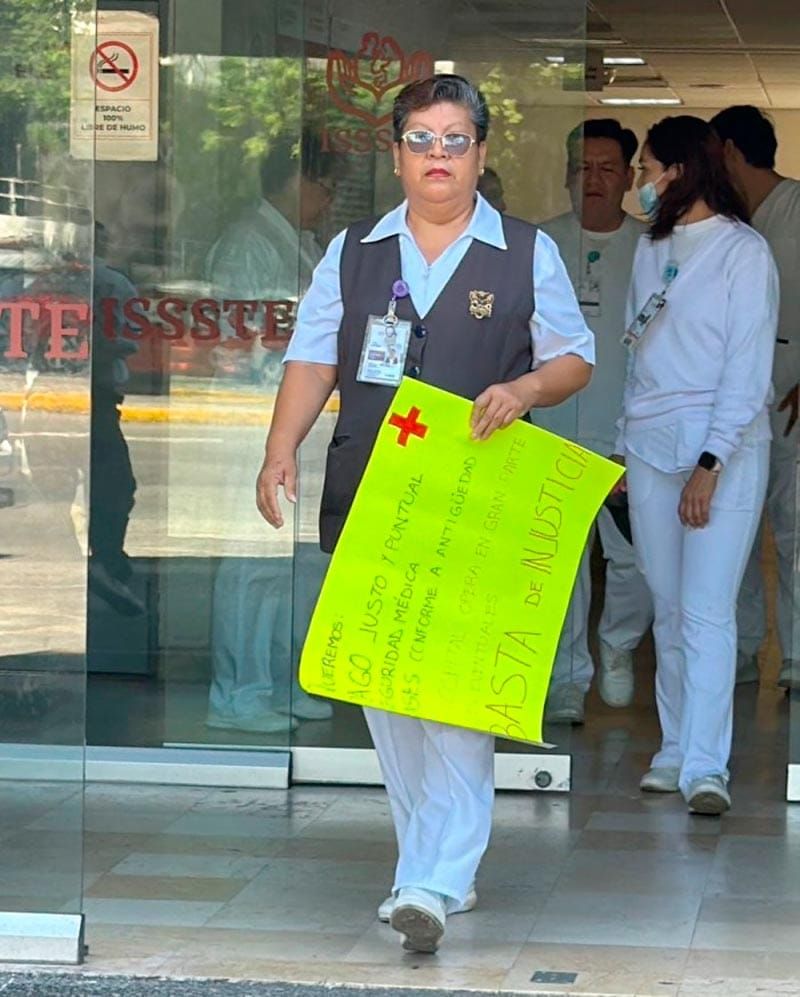 ¡LES DEBEN LOS SUELDOS! - *El ISSSTE adeuda a enfermeros del Hospital Regional de Alta Especialidad de Veracruz desde abril