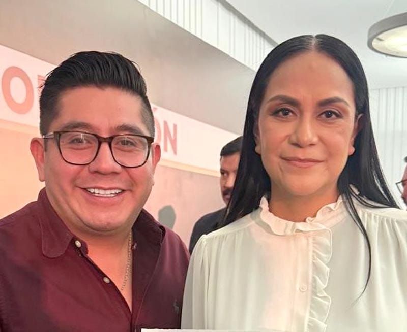 ¡ZEPETA FUE CON ARIADNA! - *Hasta se toma la foto