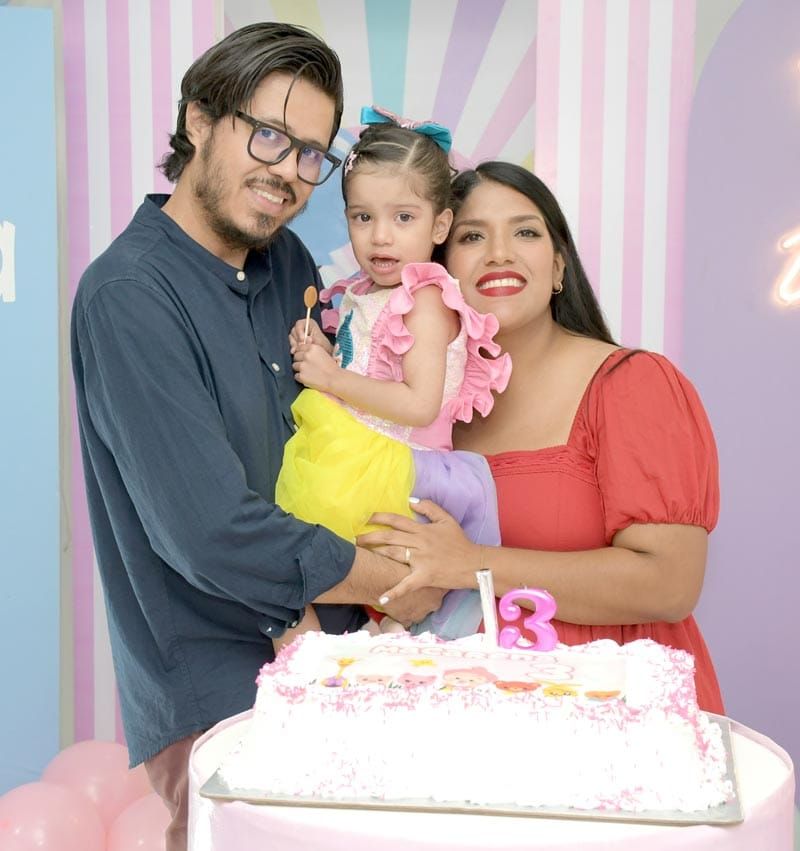 MACARENA CELEBRA SUS 3 AÑITOS AL ESTILO DE PLIM PLIM