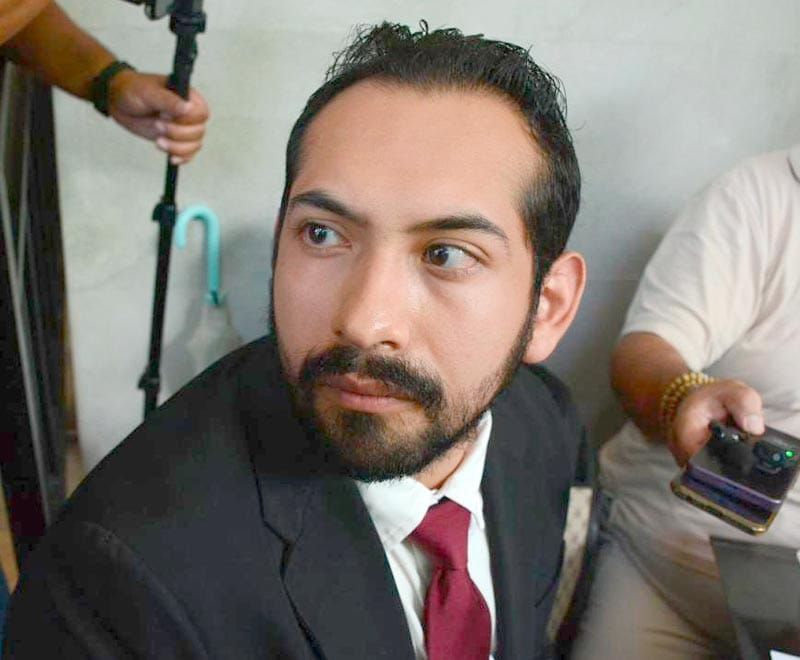 ¡ABOGADO VS UV! - *Ex trabajador de la UV acusa despido, hostigamiento y trabas
