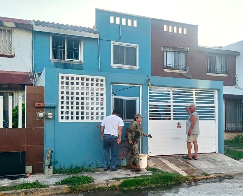 ¡ARDE RECÁMARA POR VELADORA!