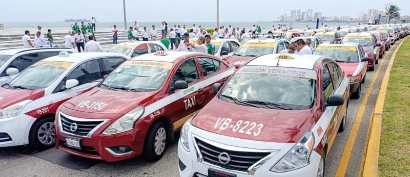 ¡MANIFESTACIÓN DE TAXISTAS! - *A favor de la selección de México
