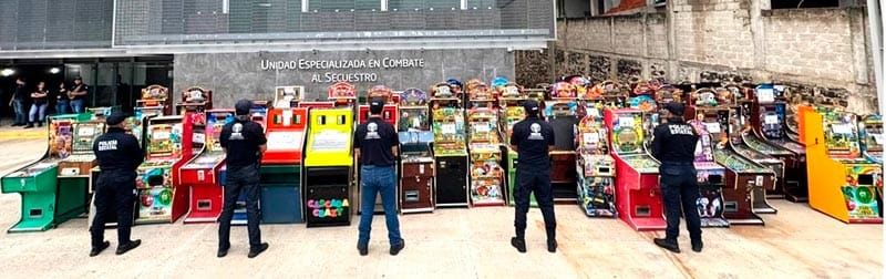 ¡ASEGURA 87 MÁQUINAS TRAGAMONEDAS EN 14 CATEOS EN COLONIAS DE XALAPA!