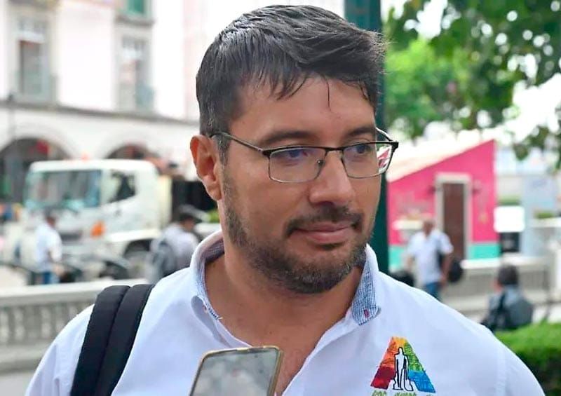 ¡YA NO QUIEREN APAGONES EN ALVARADO! - *La CFE empieza a renovar líneas eléctricas