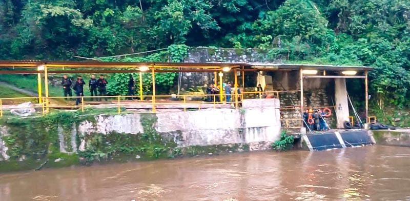 ¡APARECE CADÁVER FLOTANDO EN HIDROELÉCTRICA DE TUXPANGO!