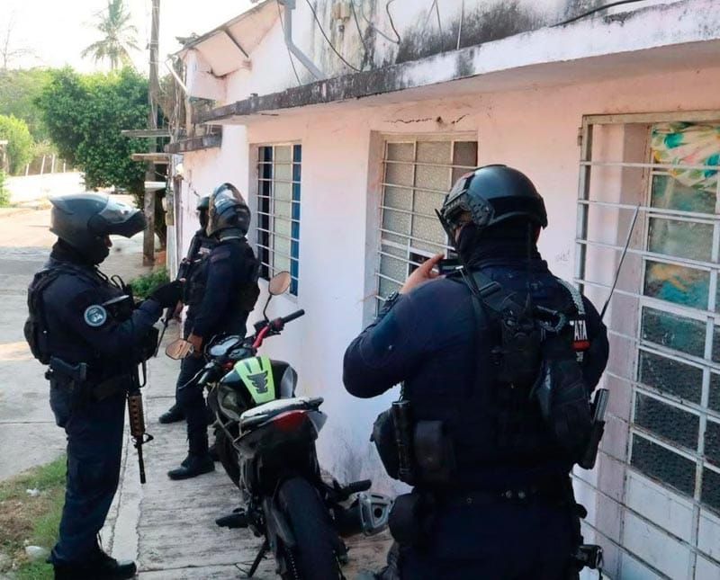 ¡SECUESTRAN A DOS MUJERES! - HOMBRES ARMADOS LAS SACARON CON VIOLENCIA DE SU VIVIENDA EN ACAYUCAN