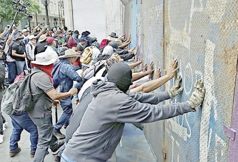 ¡FRENAN A LA CNTE!