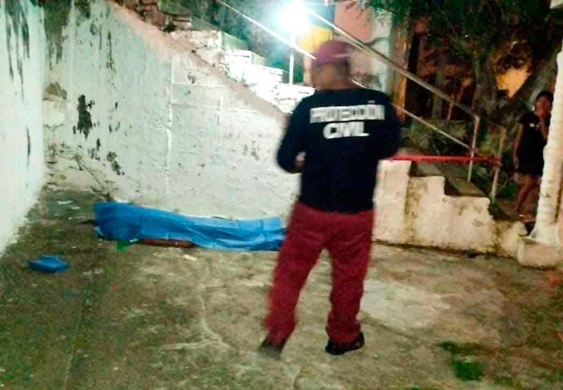 ¡ABUELITO SE MATÓ AL CAERSE DE LAS ESCALERAS EN PASO DEL TORO!