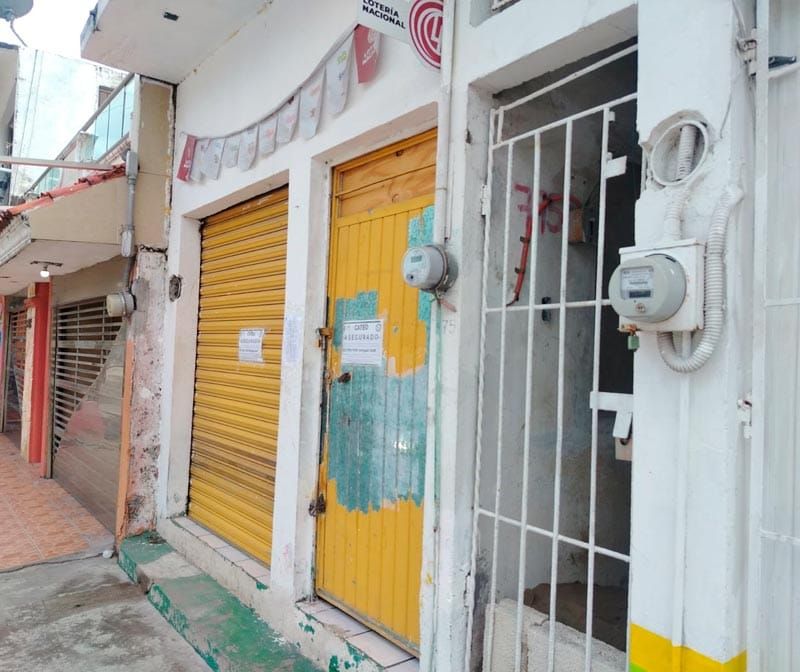 ¡ASEGURAN MÁQUINAS TRAGAMONEDAS Y CLAUSURAN NEGOCIO EN EL VERGEL!