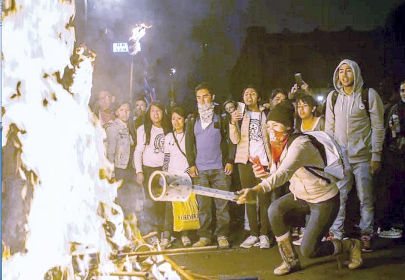 ¡CNTE Y AYOTZINAPA CONVOCAN A MARCHA DE LAS ANTORCHAS!