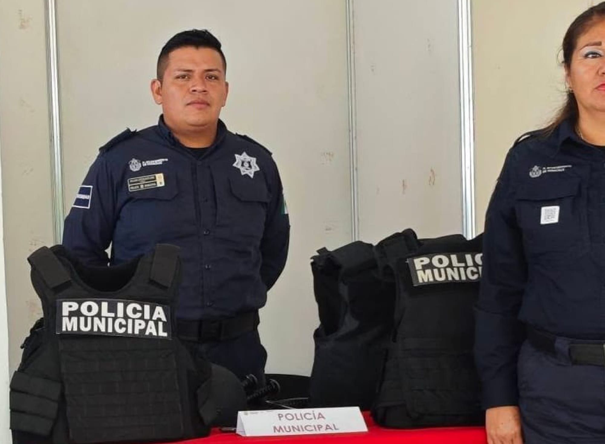 ¡ASALTAN A ARTURO CUANDO CAMBIABA LA LLANTA!