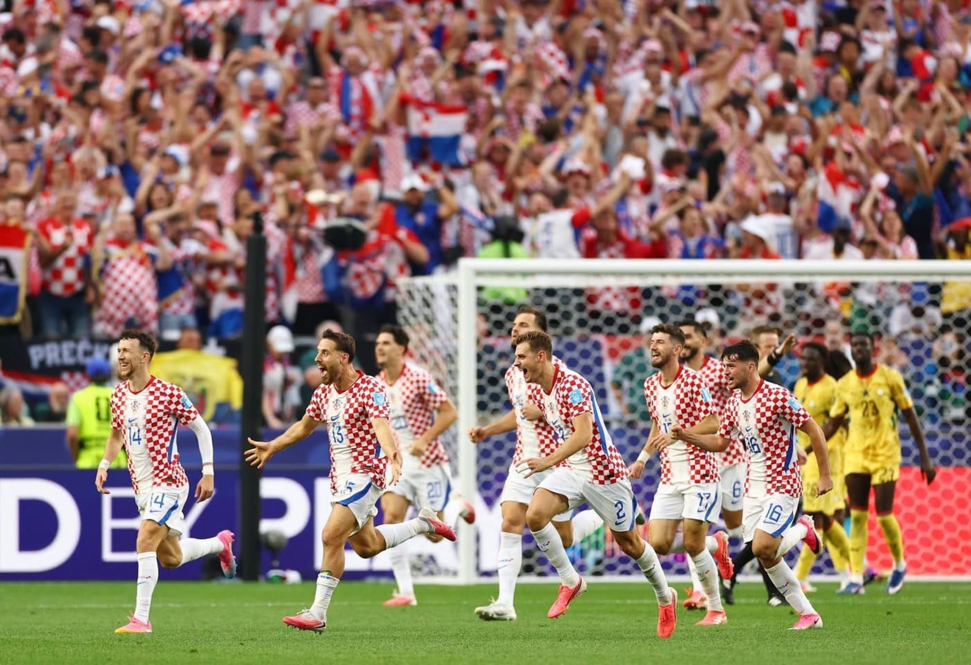 ¡CROACIA VENCE A GHANA Y SE MANTIENE!