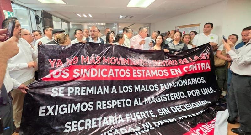 ¡NO LA QUIEREN! - A FUNCIONARIA DE LA SEV