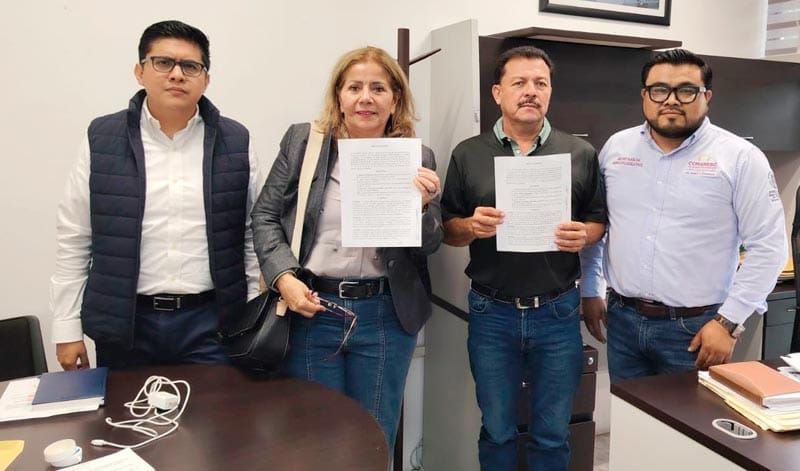 ¡SIENTAN A LOS FUNCIONARIOS!
