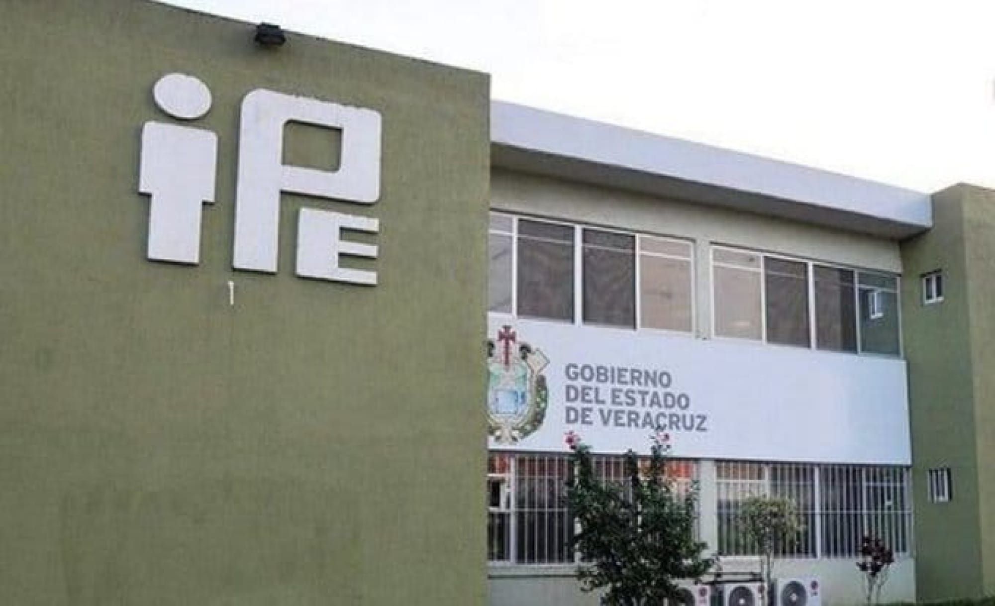 ¡LES CONGELAN PAGOS A 700 PENSIONADOS!