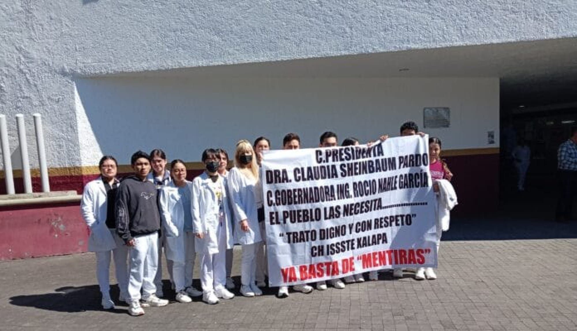 ¡LES MANDAN LA MÓVIL!