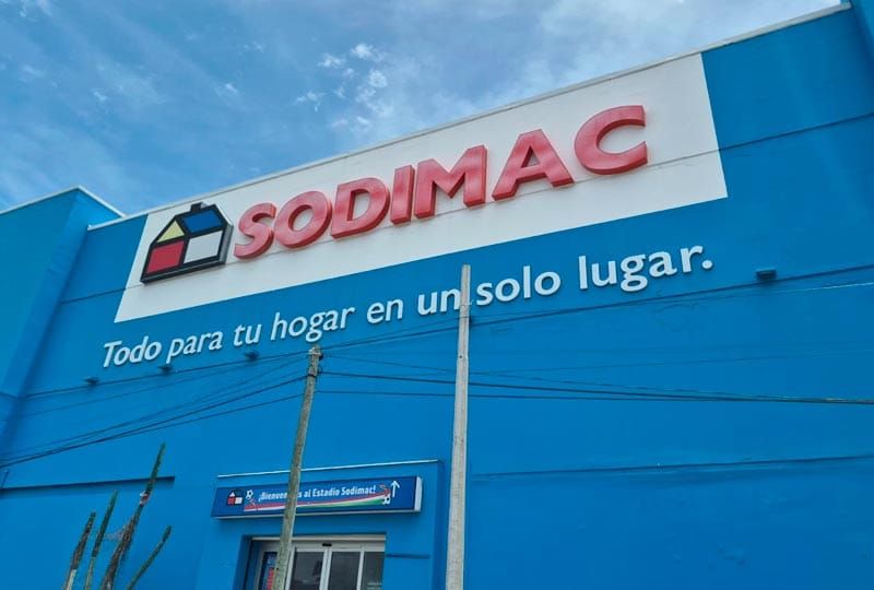 ¡EVACUAN SODIMAC POR CORTOCIRCUITO!