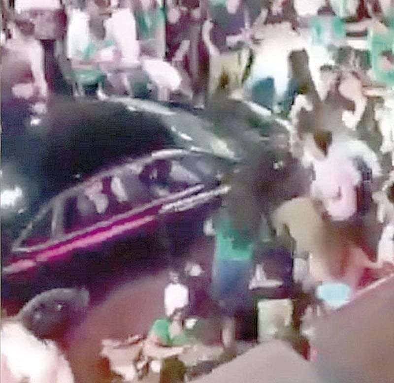 ¡MUERE CONDUCTOR QUE ARROLLÓ A 17 PERSONAS EN LOS CABOS!