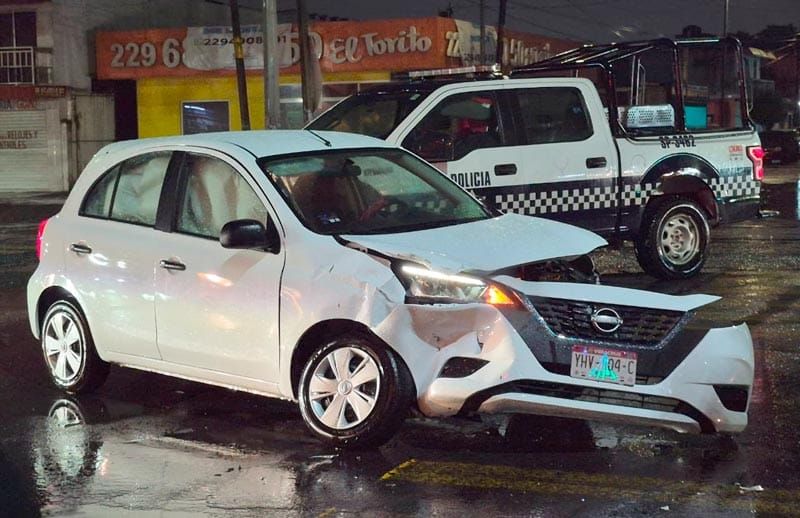 ¡CAFRE LE PEGA Y SE PELÓ EN MEDIO DEL AGUACERO!