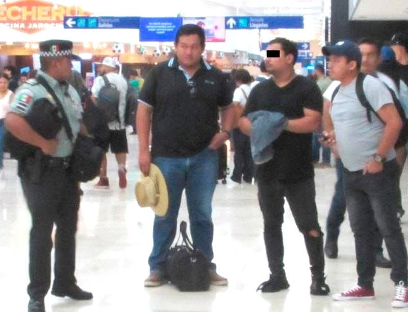 ¡SE LLEVAN VOLANDO A DETENIDO HASTA LA CIUDAD DE MÉXICO!