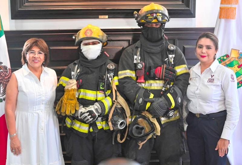 ¡SE TRAEN CUMBRE DE BOMBEROS!