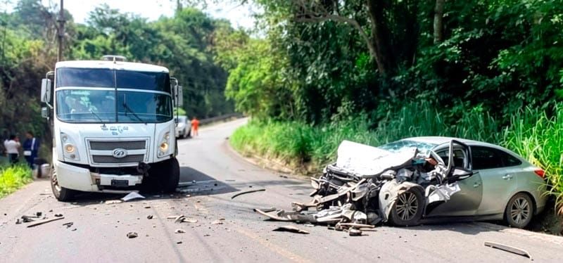 ¡QUE TRAGEDIA! - TRES INTEGRANTES DE UNA FAMILIA MURIERON EN UN CHOQUE EN CASTILLO DE TEAYO