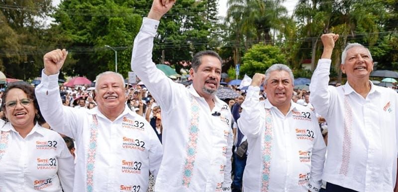 ¡REBELIÓN DE MAESTROS! - AY NANITAS