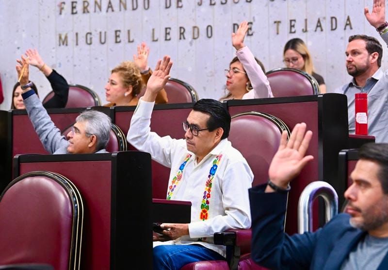¡REFORMAN... LA REFORMA! - PUROS PARCHES
