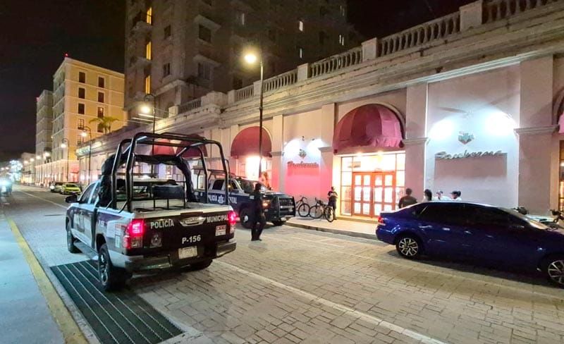 ¡ROBAN 200 MIL A SAMBORN'S! - PISTOLEROS SE LLEVARON ALAHAJAS DE LA TIENDA UBICADA FRENTE AL ZÓCALO