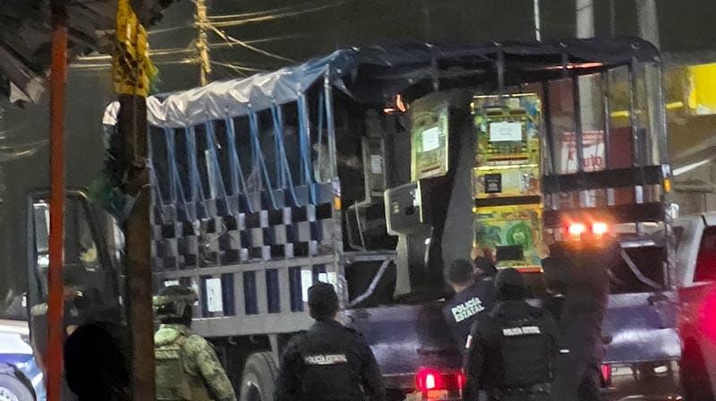 ¡FGE ASEGURA MÁQUINAS TRAGAMONEDAS EN TAQUERÍA DE LAS AMAPOLAS!