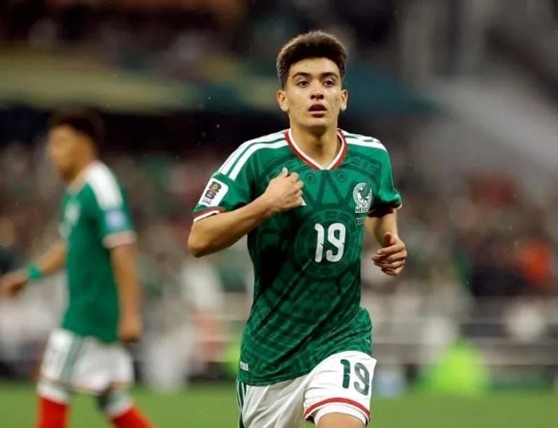¡MORA SE UNE A MUY SELECTA LISTA JUNTO A PELÉ!