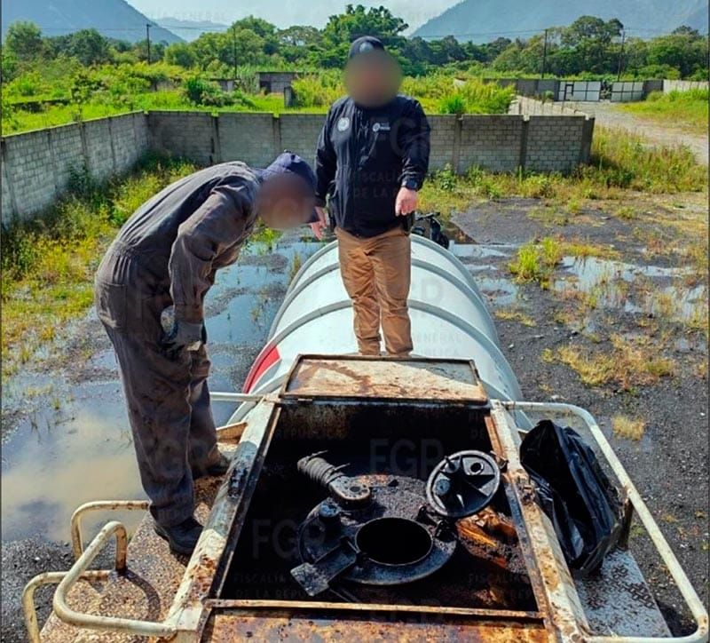 ¡ASEGURAN 33 MIL LITROS DE HUACHICOL EN UN CATEO EN RÍO BLANCO!