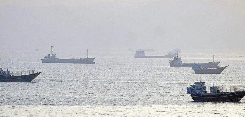 ¡DISPARA CAZA DE EU CONTRA BUQUE CERCA DE PUERTO IRANÍ!