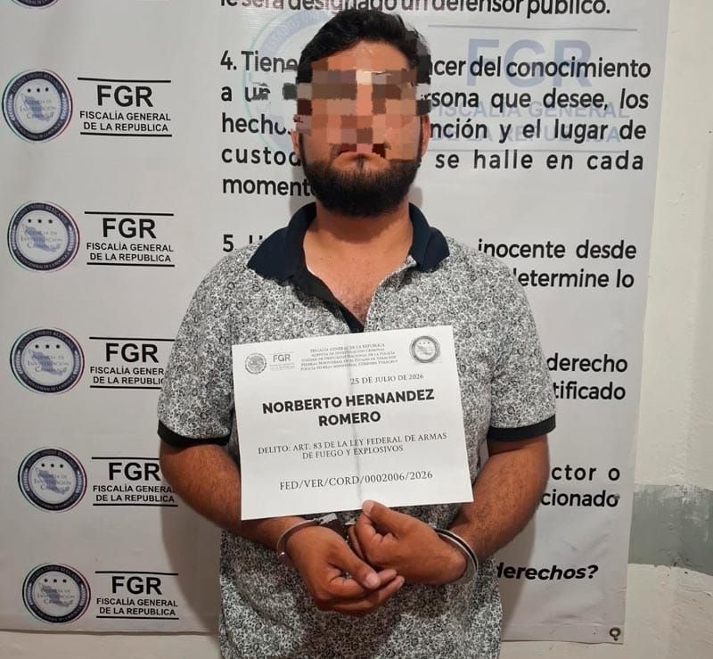¡DETIENEN EN CÓRDOBA A PRESUNTO CHOFER DEL ALCALDE DE ACULTZINGO CON ARMAS!